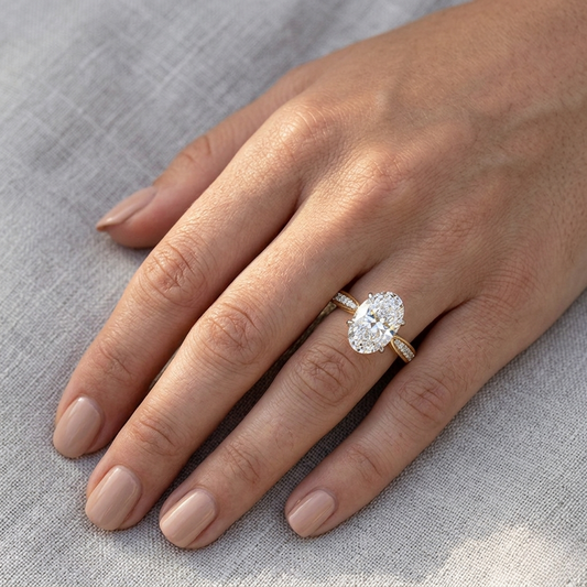 Elegant Oval Cut Engagement Ring with Diamond-Accented Band – Timeless Gift for Her – Classic Solitaire Setting in White Gold, Platinum or Silver – Finora Signature Sparkle