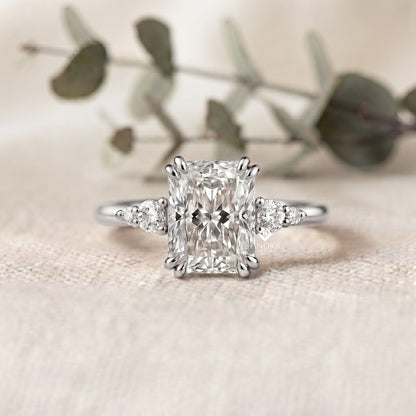 Radiant Cut Vintage Engagement Ring – Luxury Gold Bridal Ring