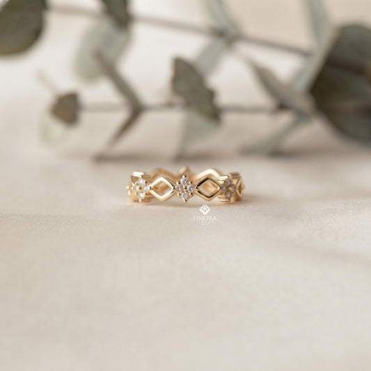 Diamond Clover Stacking Ring – Delicate Floral Gold Band – Minimalist Geometric Jewelry