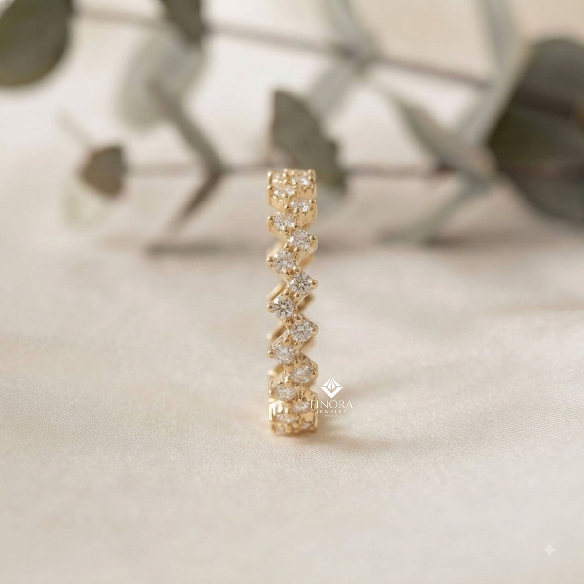 zigzag diamond stacking ring – minimalist geometric gold band – dainty pave eternity ring
