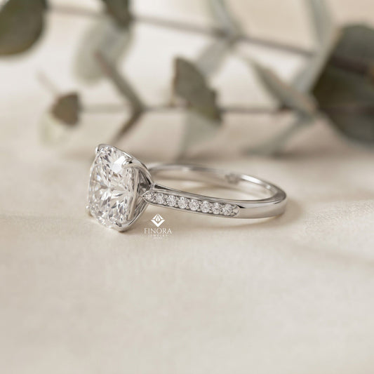 Cushion Cut Diamond Engagement Ring with Pavé Band – Classic Sparkle in White Gold or Platinum – Finora Elegant Solitaire Design – Timeless Gift for Her