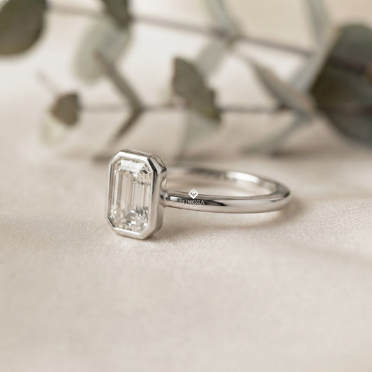 Emerald Solitaire Diamond Ring  –  Handmade Solid Gold Jewelry