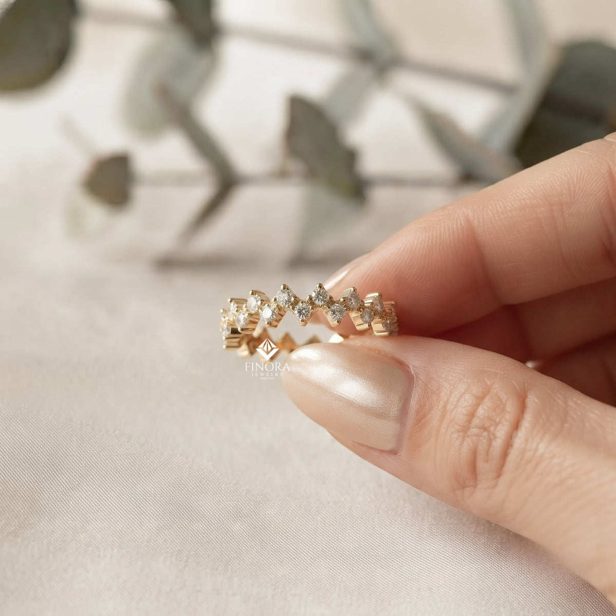 zigzag diamond stacking ring – minimalist geometric gold band – dainty pave eternity ring