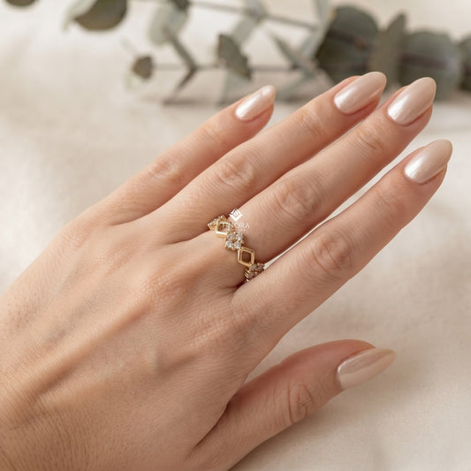 Diamond Clover Stacking Ring – Delicate Floral Gold Band – Minimalist Geometric Jewelry