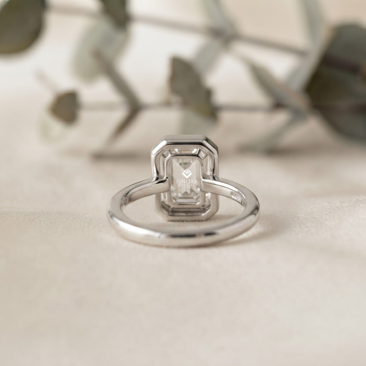 emerald solitaire diamond ring  –  handmade solid gold jewelry