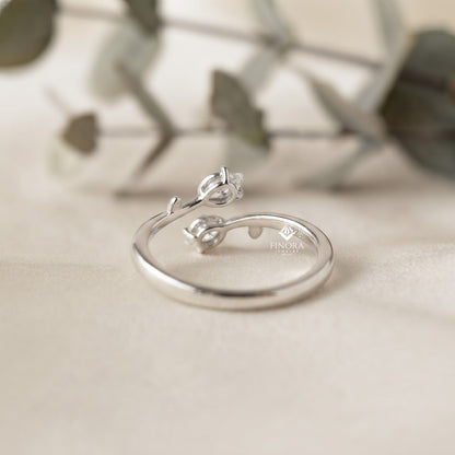 Dainty Tulip Bud Ring – Minimalist Floral Gold Ring
