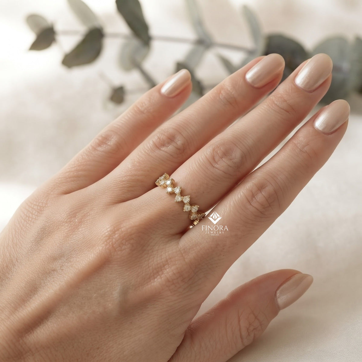zigzag diamond stacking ring – minimalist geometric gold band – dainty pave eternity ring