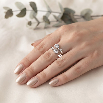 Dainty Tulip Bud Ring – Minimalist Floral Gold Ring
