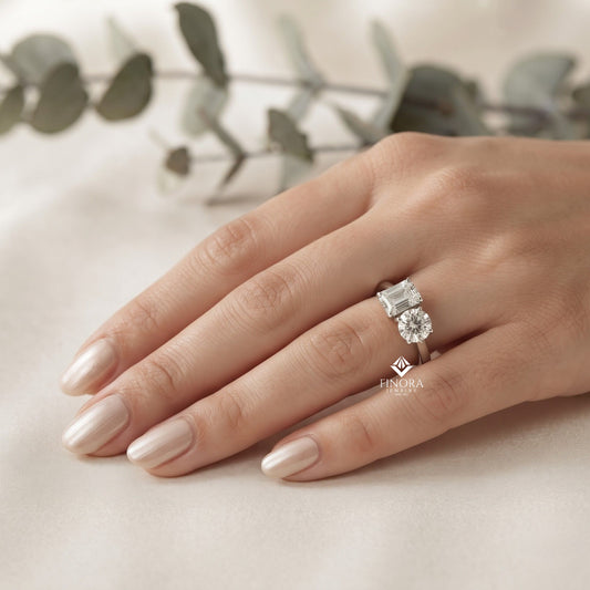 Emerald & Round Cut Toi et Moi Diamond Ring in Silver, Gold, or Platinum – Finora Jewelry