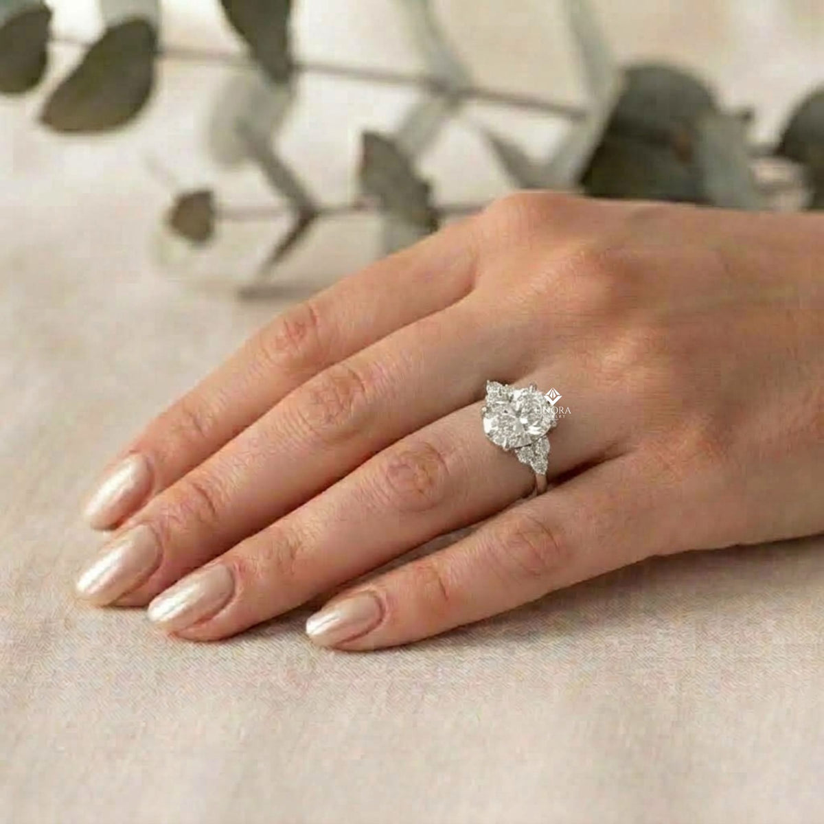 finora jewelry – oval cut diamond seven-stone ring – scalloped shoulder design – available in 10k, 14k gold (white, rose, yellow), 925 silver & platinum