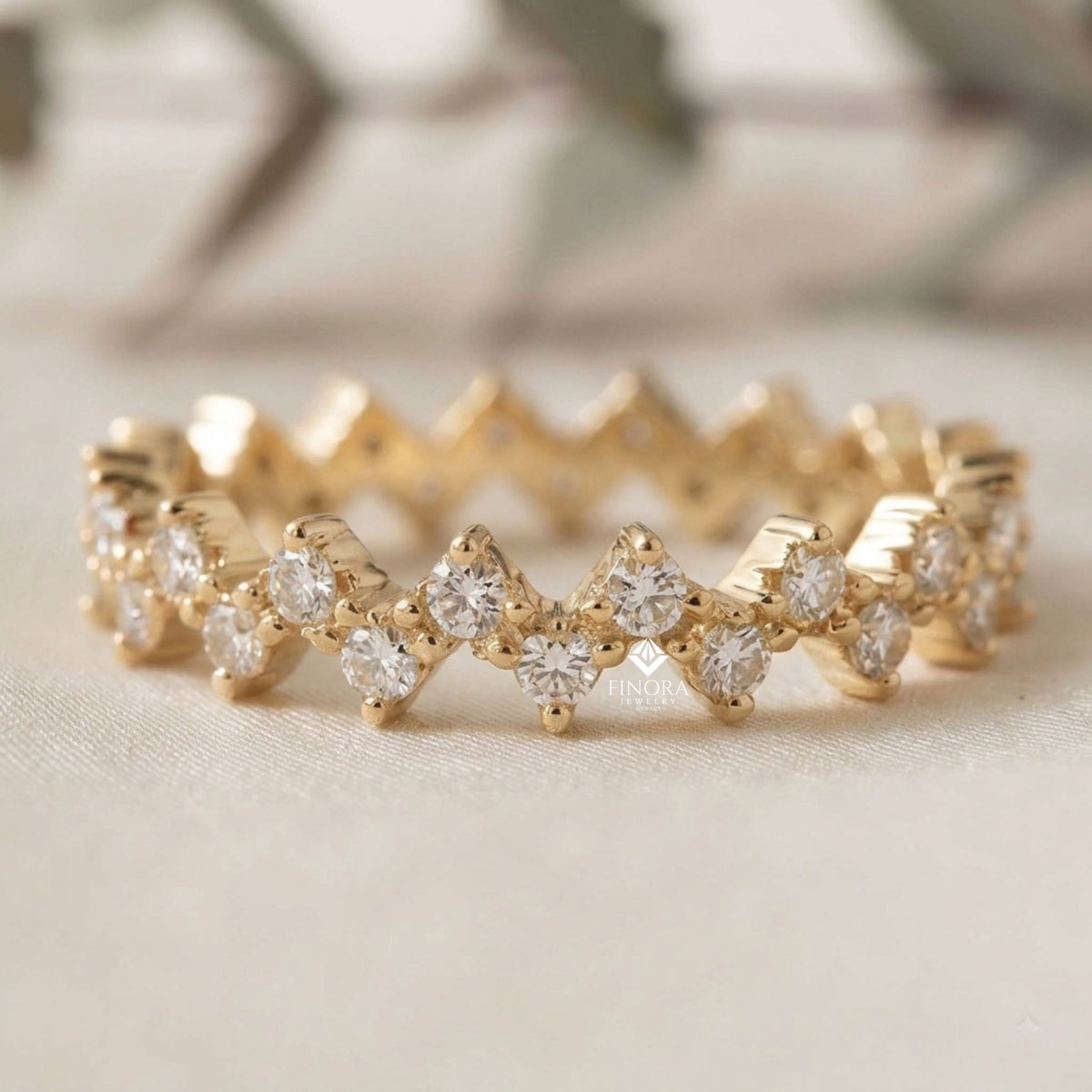 zigzag diamond stacking ring – minimalist geometric gold band – dainty pave eternity ring