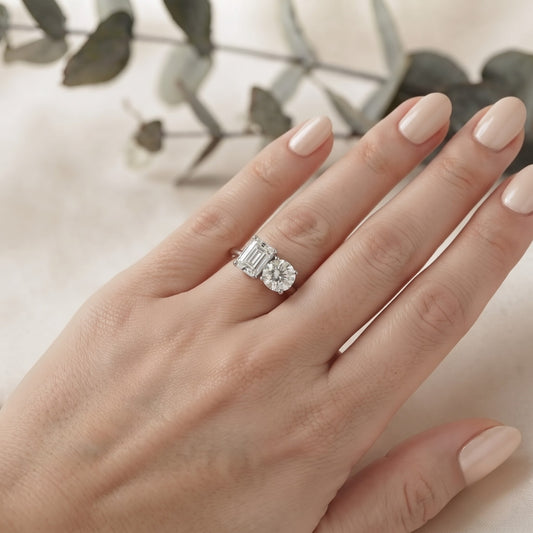 Emerald & Round Cut Toi et Moi Diamond Ring in Silver, Gold, or Platinum – Finora Jewelry