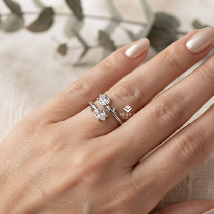 Dainty Tulip Bud Ring – Minimalist Floral Gold Ring