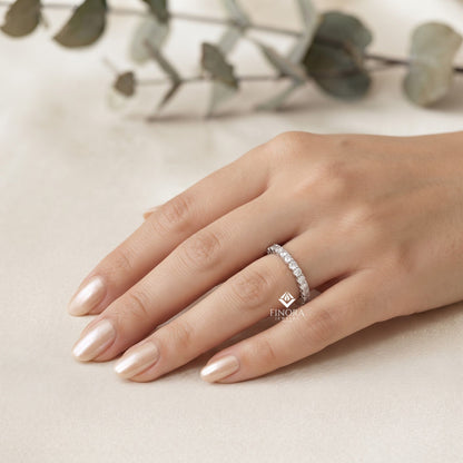 Round Cut Moissanite Pavé Wedding Band in 925 Sterling Silver / 10K & 14K Gold