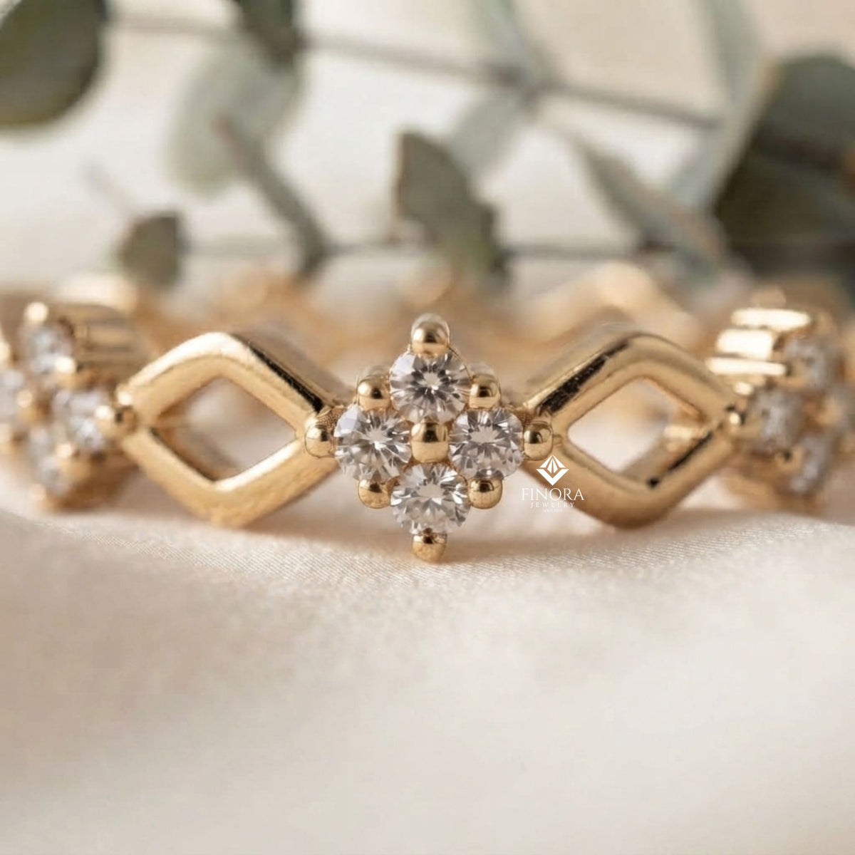 diamond clover stacking ring – delicate floral gold band – minimalist geometric jewelry
