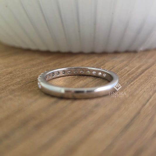 Round Cut Moissanite Pavé Wedding Band in 925 Sterling Silver / 10K & 14K Gold