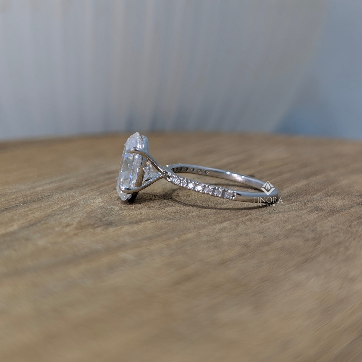 oval cut moissanite engagement ring