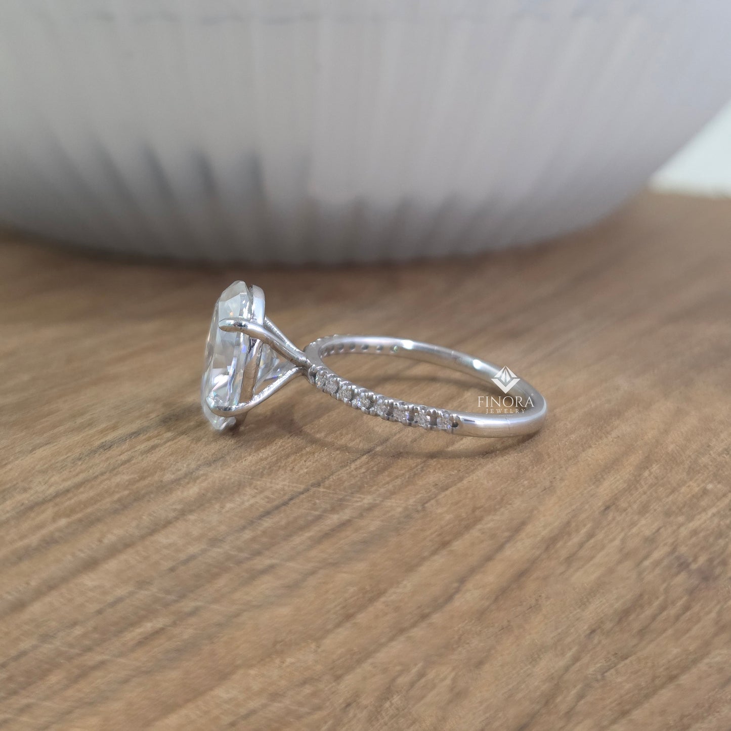 oval cut moissanite engagement ring