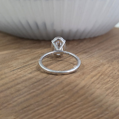 Oval Cut Moissanite Engagement Ring