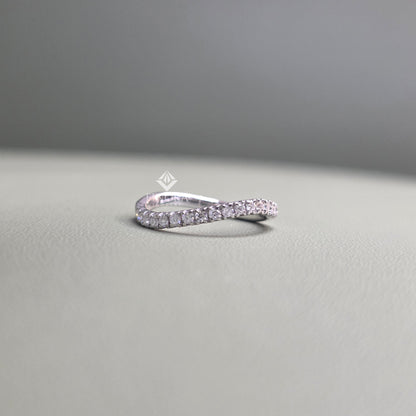 Round Cut Moissanite Twist Band