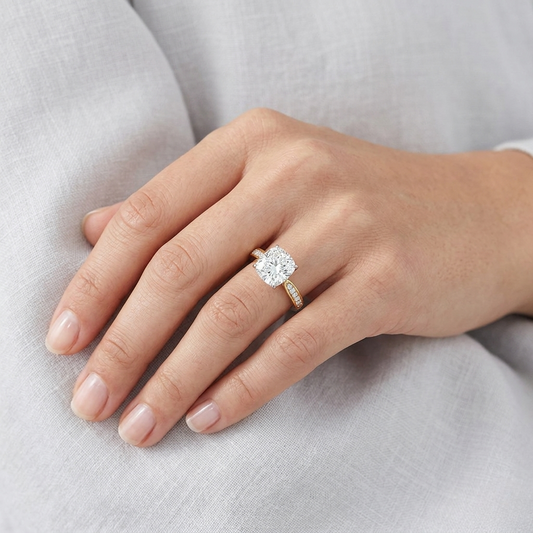 Cushion Cut Diamond Engagement Ring with Pavé Band – Classic Sparkle in White Gold or Platinum – Finora Elegant Solitaire Design – Timeless Gift for Her