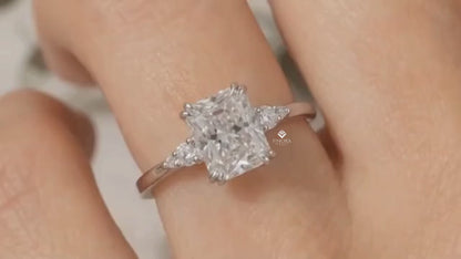 Radiant Cut Vintage Engagement Ring – Luxury Gold Bridal Ring