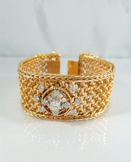 Gold Bracelet with Diamond